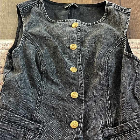 Stylish Denim Vest and Pants Set with Gold Buttons - Picture 5 of 7